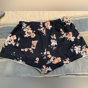 Women’s plus size shorts 2XL